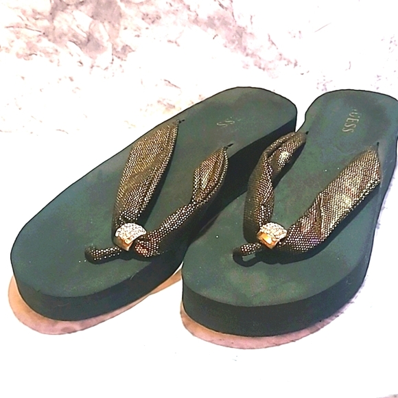 Guess Flip Flops Sandals black gold crystal rhinestone 1" platform bling - Picture 1 of 8